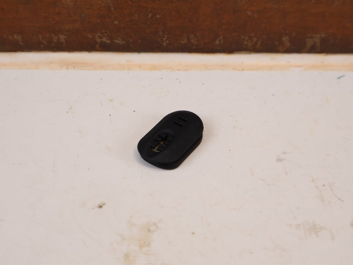 Zubehör von Trek, Trek Boone Internal Housing Grommet Dichtung Black W330578 vor USEDBIKES-OB.DE Hintergrund
