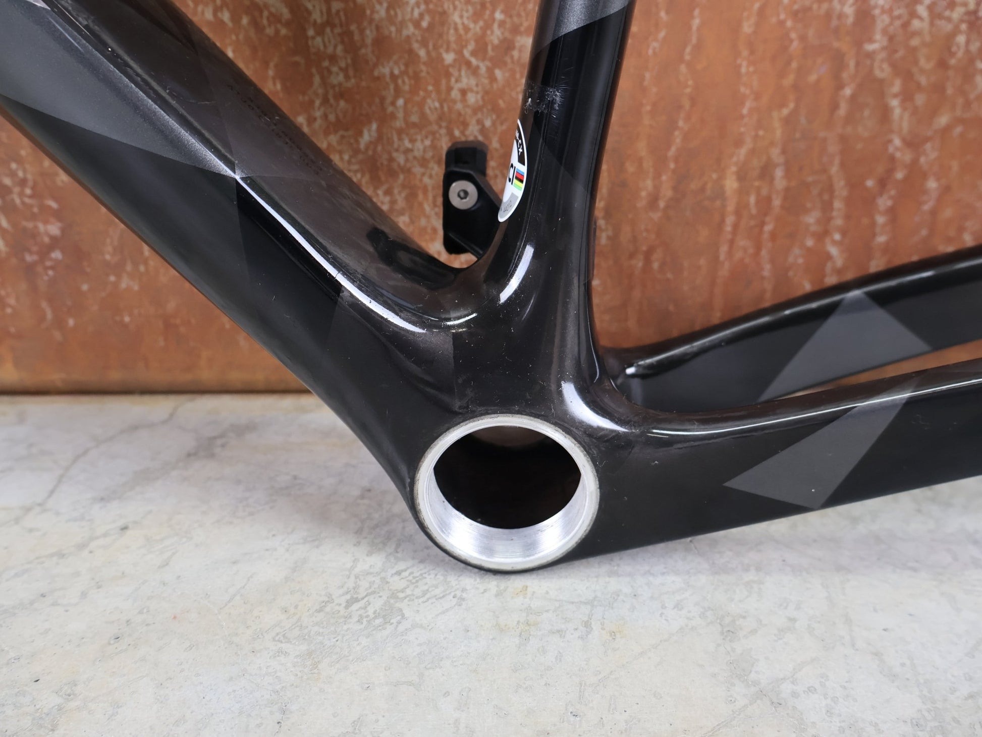 Gravel - /Cyclocrossrahmen von Trek, TREK BOONE RAHMENSET / CARBON SMOKE / LITHIUM GREY / TREK BLACK / DISC / 49CM vor USEDBIKES - OB.DE Hintergrund