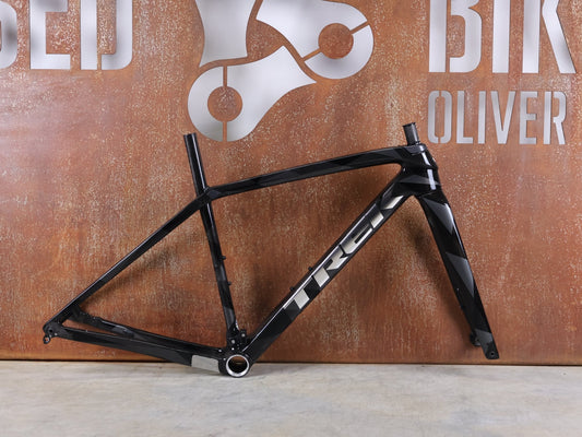 Gravel - /Cyclocrossrahmen von Trek, TREK BOONE RAHMENSET / CARBON SMOKE / LITHIUM GREY / TREK BLACK / DISC / 49CM vor USEDBIKES - OB.DE Hintergrund