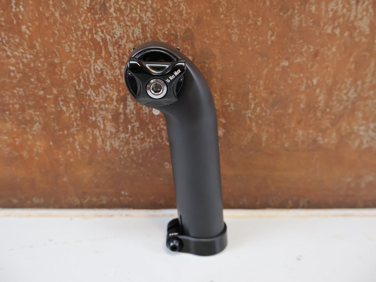 Sattelstütze von Trek, TREK CARBON SITZTURMAUFSATZ / SATTELSTÜTZEN AUFSATZ / MATT SCHWARZ / 135 X 20 MM vor USEDBIKES-OB.DE Hintergrund