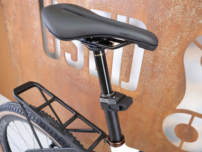 Gravel/Cyclocross von Trek, TREK CHECK-OUT SL 7 AXS ERA WHITE FULLY GRAVEL / M/L / 2027 vor USEDBIKES-OB.DE Hintergrund