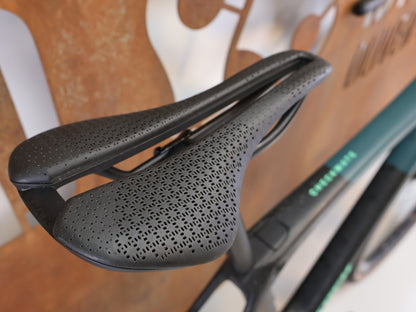 Gravel/Cyclocross von Trek, Trek Checkmate SLR 7 AXS Gravel Bike Powermeter / M/L vor USEDBIKES-OB.DE Hintergrund