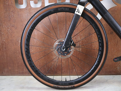 Gravel/Cyclocross von Trek, TREK CHECKMATE SLR 7 AXS / MATTE DEEP SMOKE / M vor USEDBIKES - OB.DE Hintergrund