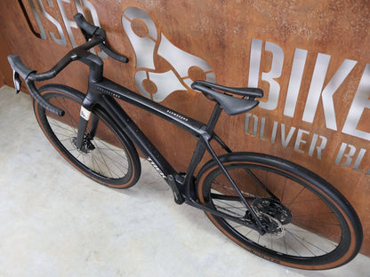 Gravel/Cyclocross von Trek, TREK CHECKMATE SLR 7 AXS / MATTE DEEP SMOKE / M vor USEDBIKES - OB.DE Hintergrund