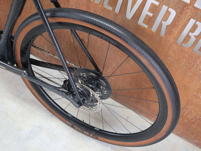 Gravel/Cyclocross von Trek, TREK CHECKMATE SLR 7 AXS / MATTE DEEP SMOKE / M/L vor USEDBIKES - OB.DE Hintergrund