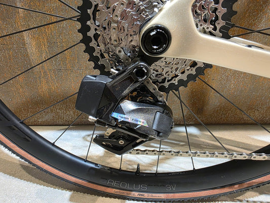 Gravel/Cyclocross von Trek, TREK CHECKMATE SLR 7 AXS / PROJECT ONE / S vor USEDBIKES - OB.DE Hintergrund