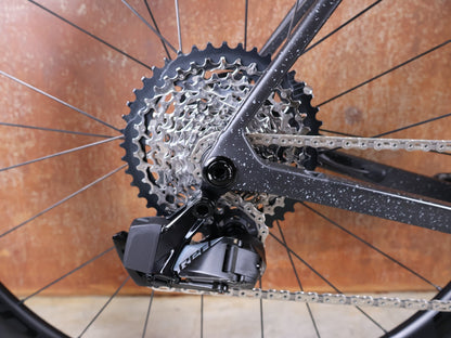 Gravel/Cyclocross von Trek, TREK CHECKMATE SLR 8 AXS / MATTE DEEP SMOKE / M/L vor USEDBIKES - OB.DE Hintergrund