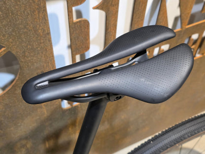 Gravel/Cyclocross von Trek, TREK CHECKMATE SLR 9 AXS E1 / MATTE DEEP SMOKE / M vor USEDBIKES - OB.DE Hintergrund