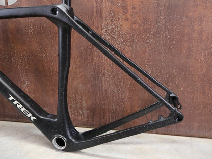 Gravel - /Cyclocrossrahmen von Trek, TREK CHECKMATE SLR RAHMENSET / M vor USEDBIKES - OB.DE Hintergrund