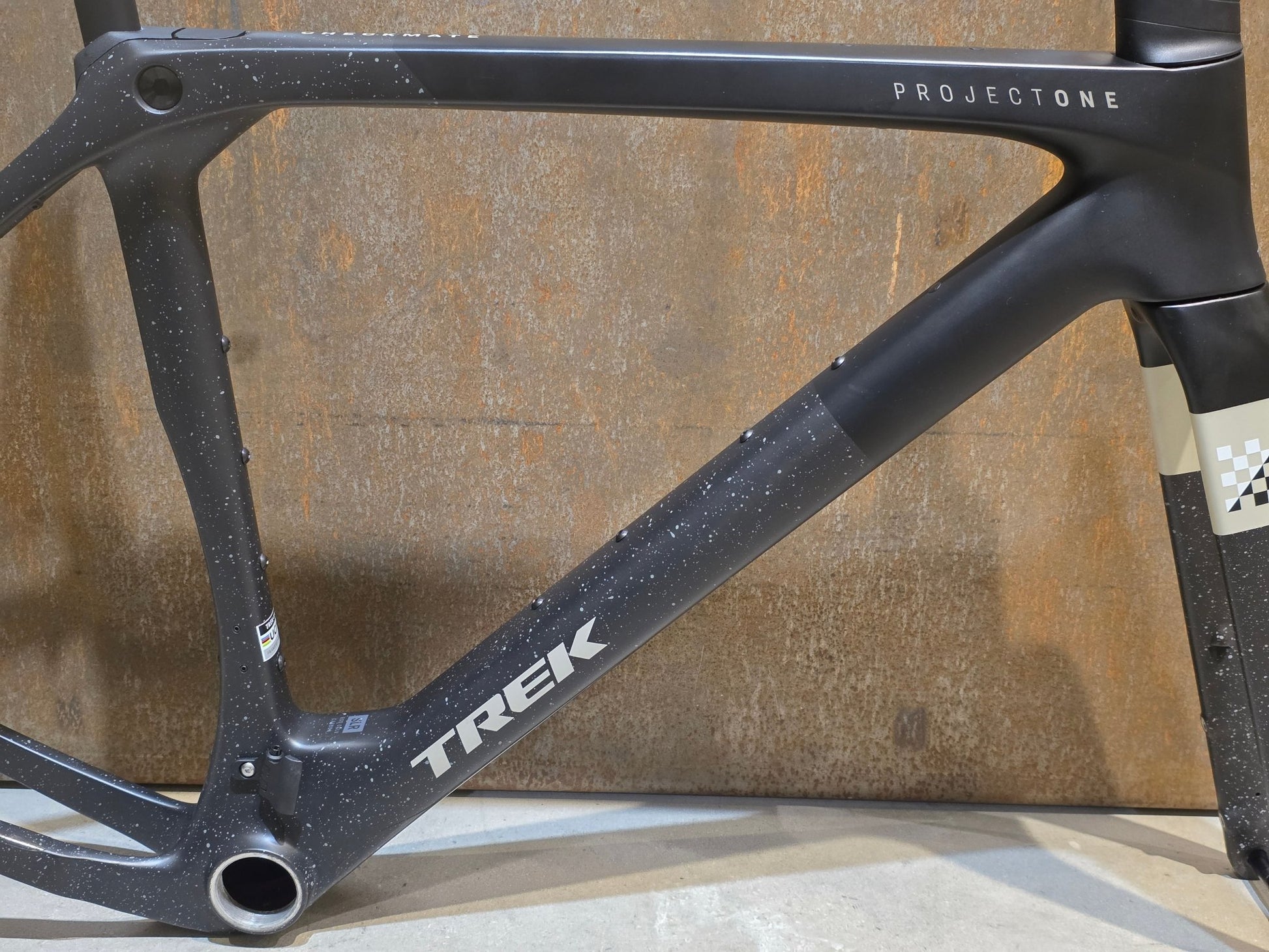 Gravel - /Cyclocrossrahmen von Trek, TREK CHECKMATE SLR RAHMENSET / M vor USEDBIKES - OB.DE Hintergrund