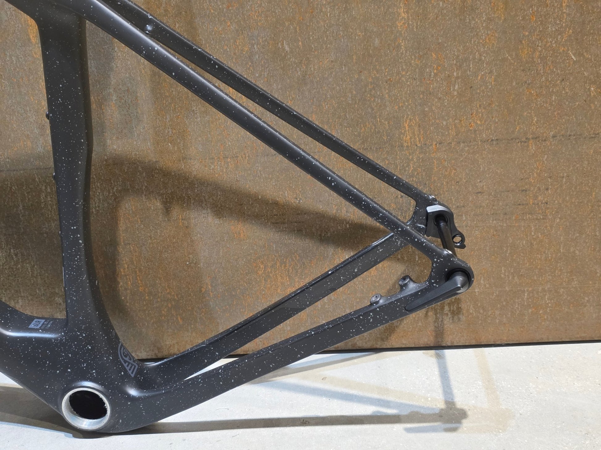 Gravel - /Cyclocrossrahmen von Trek, TREK CHECKMATE SLR RAHMENSET / M vor USEDBIKES - OB.DE Hintergrund