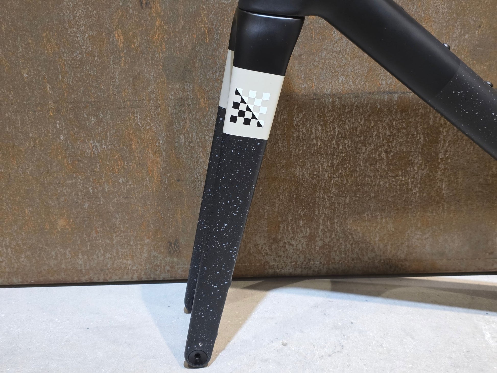 Gravel - /Cyclocrossrahmen von Trek, TREK CHECKMATE SLR RAHMENSET / M vor USEDBIKES - OB.DE Hintergrund