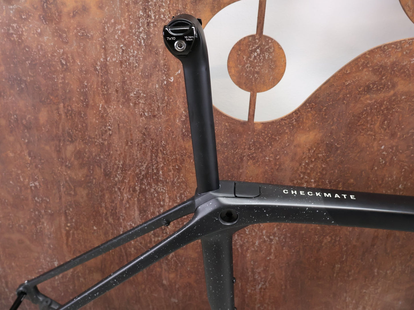 Gravel - /Cyclocrossrahmen von Trek, TREK CHECKMATE SLR RAHMENSET / M vor USEDBIKES - OB.DE Hintergrund