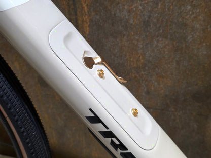 Gravel/Cyclocross von Trek, TREK CHECKPOINT SL 6 AXS GEN 3 / ERA WHITE / M/L vor USEDBIKES - OB.DE Hintergrund
