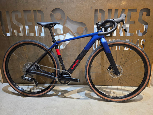 Gravel/Cyclocross von Trek, TREK CHECKPOINT SL 6 AXS GEN 3 / XS vor USEDBIKES - OB.DE Hintergrund