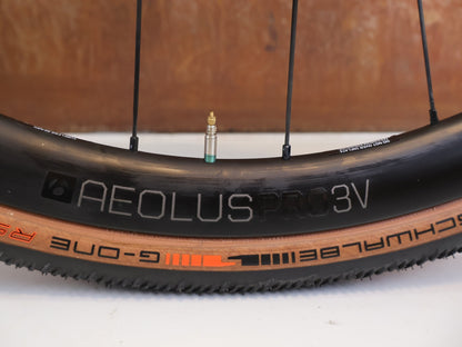 Gravel/Cyclocross von Trek, TREK CHECKPOINT SL 7 AXS GEN 2 / 54 CM 2X12 CUSTOM vor USEDBIKES-OB.DE Hintergrund