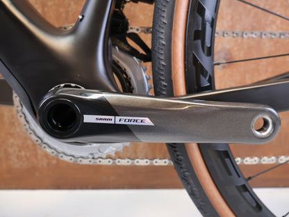 Gravel/Cyclocross von Trek, TREK CHECKPOINT SL 7 AXS GEN 2 / 54 CM 2X12 CUSTOM vor USEDBIKES-OB.DE Hintergrund