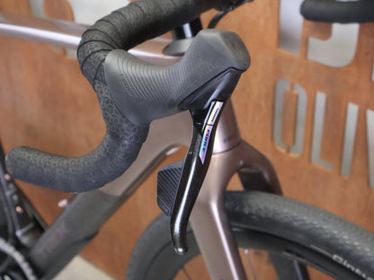 Gravel/Cyclocross von Trek, TREK CHECKPOINT SL 7 AXS GEN 3 / BRONZE AGE / M vor USEDBIKES - OB.DE Hintergrund