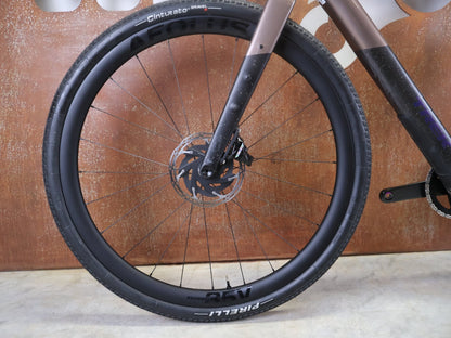 Gravel/Cyclocross von Trek, TREK CHECKPOINT SL 7 AXS GEN 3 / BRONZE AGE / M vor USEDBIKES - OB.DE Hintergrund