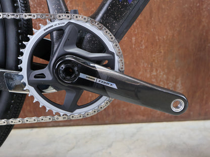 Gravel/Cyclocross von Trek, TREK CHECKPOINT SL 7 AXS GEN 3 / BRONZE AGE / M/L vor USEDBIKES - OB.DE Hintergrund