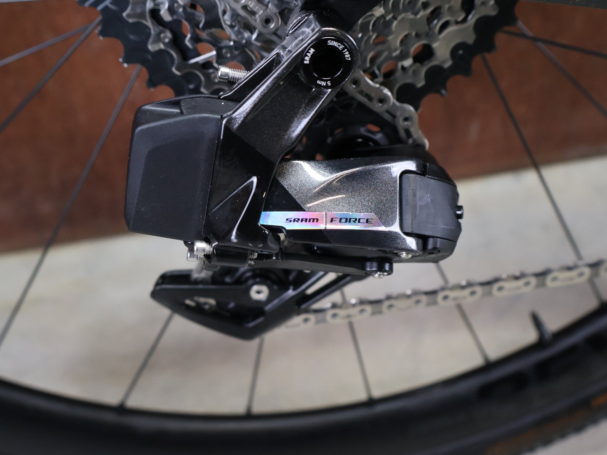 Gravel/Cyclocross von Trek, TREK CHECKPOINT SL 7 AXS GEN 3 / BRONZE AGE / M/L vor USEDBIKES - OB.DE Hintergrund