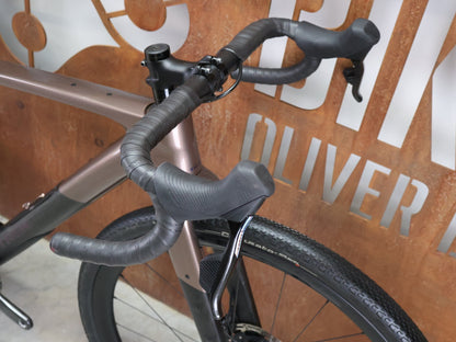 Gravel/Cyclocross von Trek, TREK CHECKPOINT SL 7 AXS GEN 3 / BRONZE AGE / S vor USEDBIKES - OB.DE Hintergrund