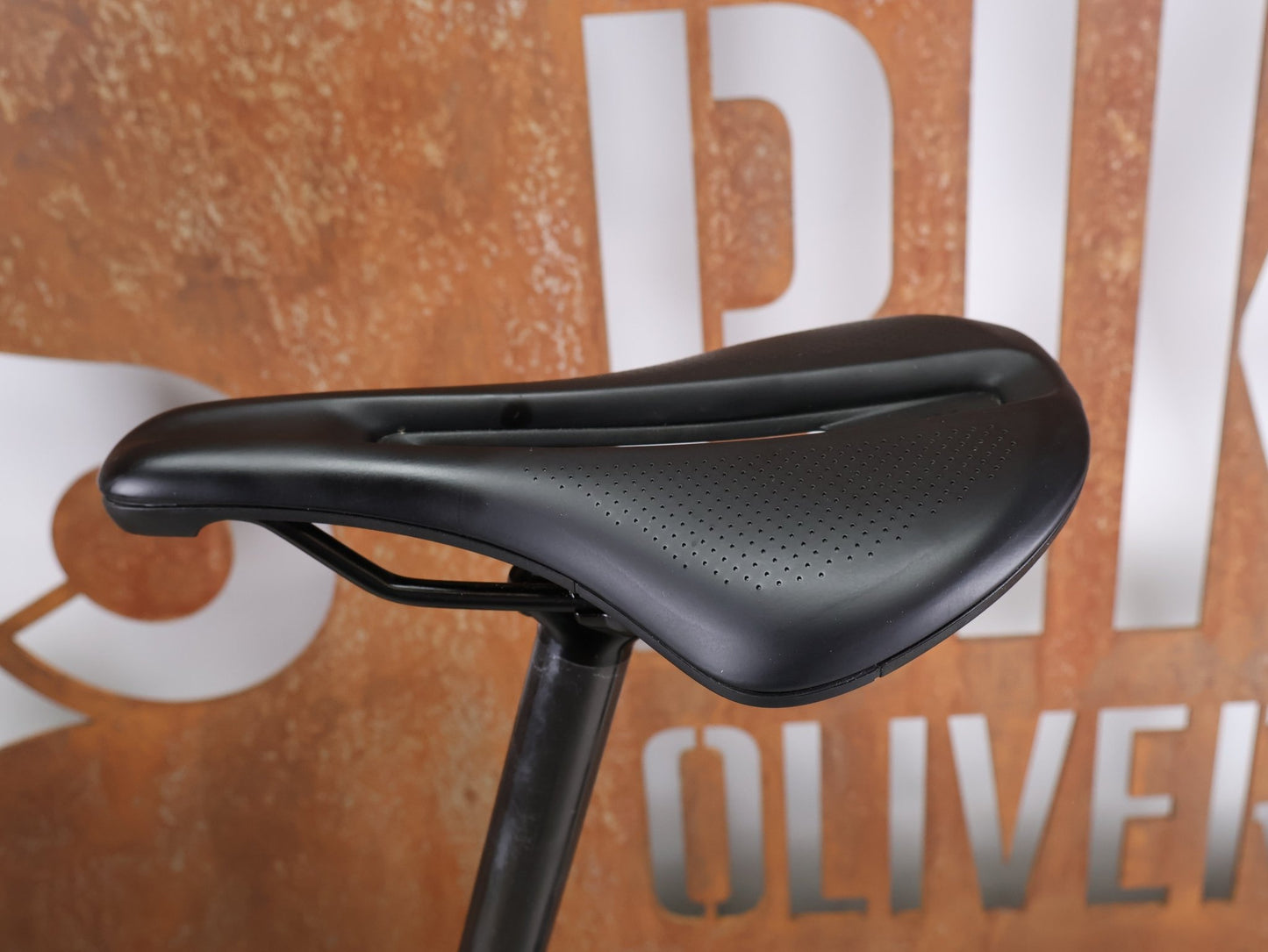 Gravel/Cyclocross von Trek, TREK CHECKPOINT SL 7 AXS GEN 3 / BRONZE AGE / S vor USEDBIKES - OB.DE Hintergrund