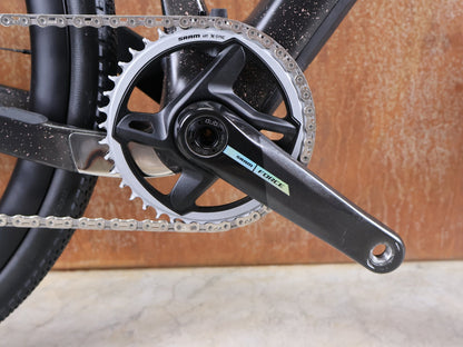 Gravel/Cyclocross von Trek, TREK CHECKPOINT SL 7 AXS GEN 3 / BRONZE AGE / S vor USEDBIKES - OB.DE Hintergrund