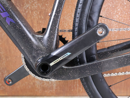 Gravel/Cyclocross von Trek, TREK CHECKPOINT SL 7 AXS GEN 3 / BRONZE AGE / S vor USEDBIKES - OB.DE Hintergrund