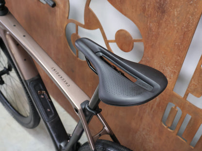 Gravel/Cyclocross von Trek, TREK CHECKPOINT SL 7 AXS GEN 3 / BRONZE AGE / S vor USEDBIKES - OB.DE Hintergrund