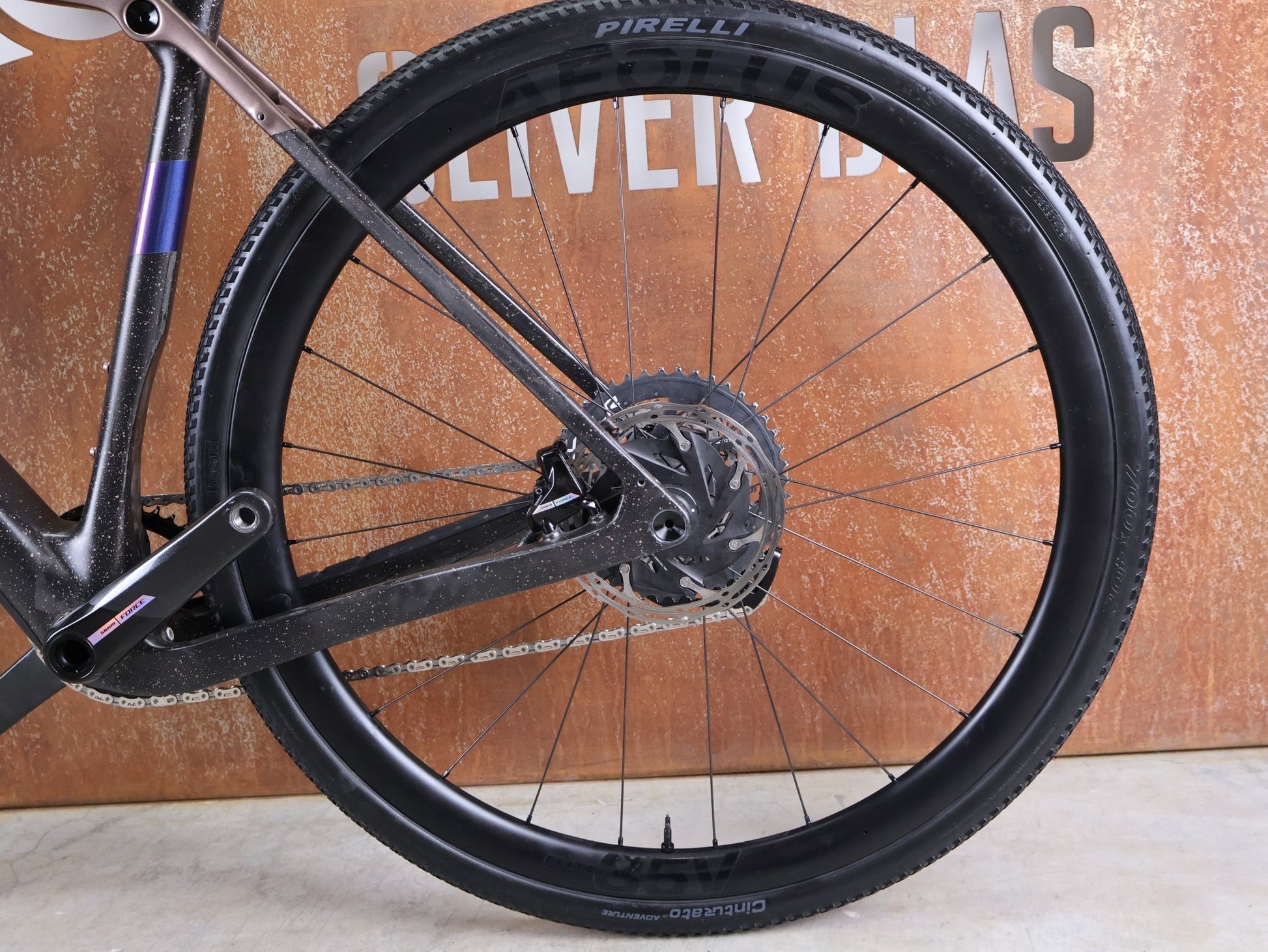 Gravel/Cyclocross von Trek, TREK CHECKPOINT SL 7 AXS GEN 3 / BRONZE AGE / S vor USEDBIKES - OB.DE Hintergrund