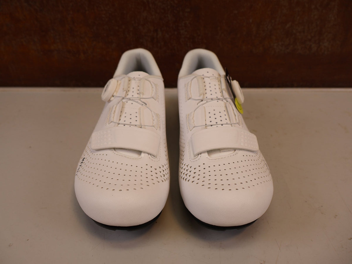 RR-Herrenschuhe von Trek, TREK CIRCUIT RENNRADSCHUHE CRYSTAL WHITE BOA METNET vor USEDBIKES-OB.DE Hintergrund