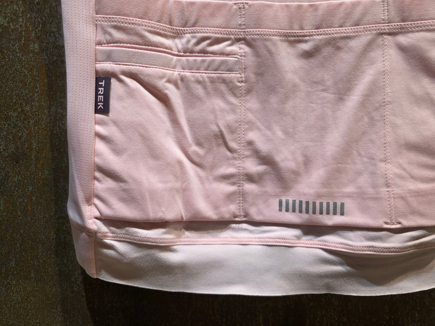 Trikot Damen von Trek, TREK CIRCUIT WOMEN´S FAHRRADTRIKOT / BLUSH vor USEDBIKES - OB.DE Hintergrund