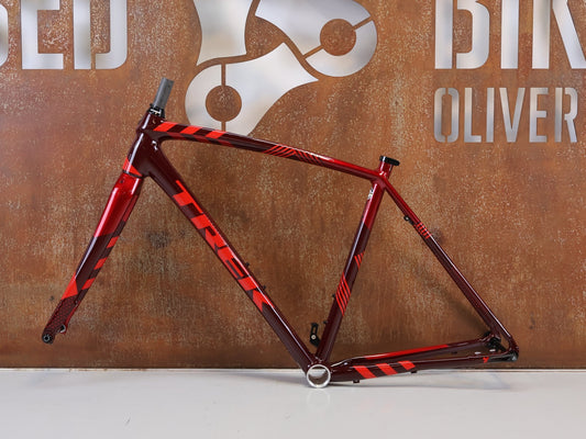 Gravel-/Cyclocrossrahmen von Trek, TREK CROCKETT DISC RAHMENSET COBRA BLOOD / 54CM vor USEDBIKES-OB.DE Hintergrund