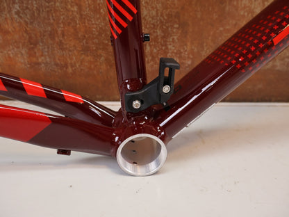 Gravel-/Cyclocrossrahmen von Trek, TREK CROCKETT DISC RAHMENSET COBRA BLOOD / 54CM vor USEDBIKES-OB.DE Hintergrund