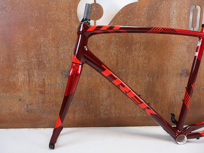 Gravel-/Cyclocrossrahmen von Trek, TREK CROCKETT DISC RAHMENSET COBRA BLOOD / 58CM vor USEDBIKES-OB.DE Hintergrund