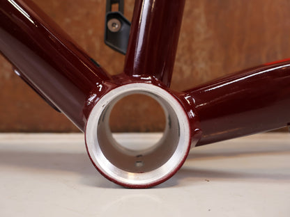 Gravel-/Cyclocrossrahmen von Trek, TREK CROCKETT DISC RAHMENSET COBRA BLOOD / 58CM vor USEDBIKES-OB.DE Hintergrund