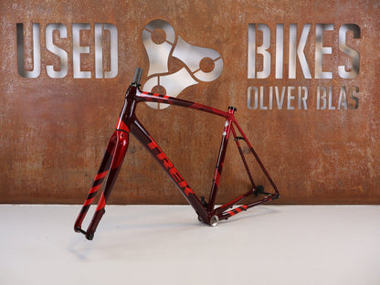 Gravel-/Cyclocrossrahmen von Trek, TREK CROCKETT DISC RAHMENSET COBRA BLOOD / 58CM vor USEDBIKES-OB.DE Hintergrund