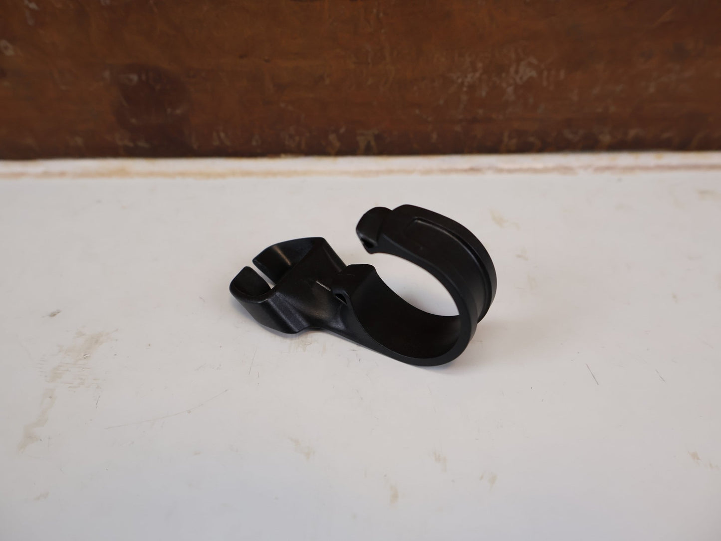 Vorbau von Trek, TREK DOMANE BLENDR CABLE WRANGLER MOUNT SCHWARZ / W582439 vor USEDBIKES-OB.DE Hintergrund
