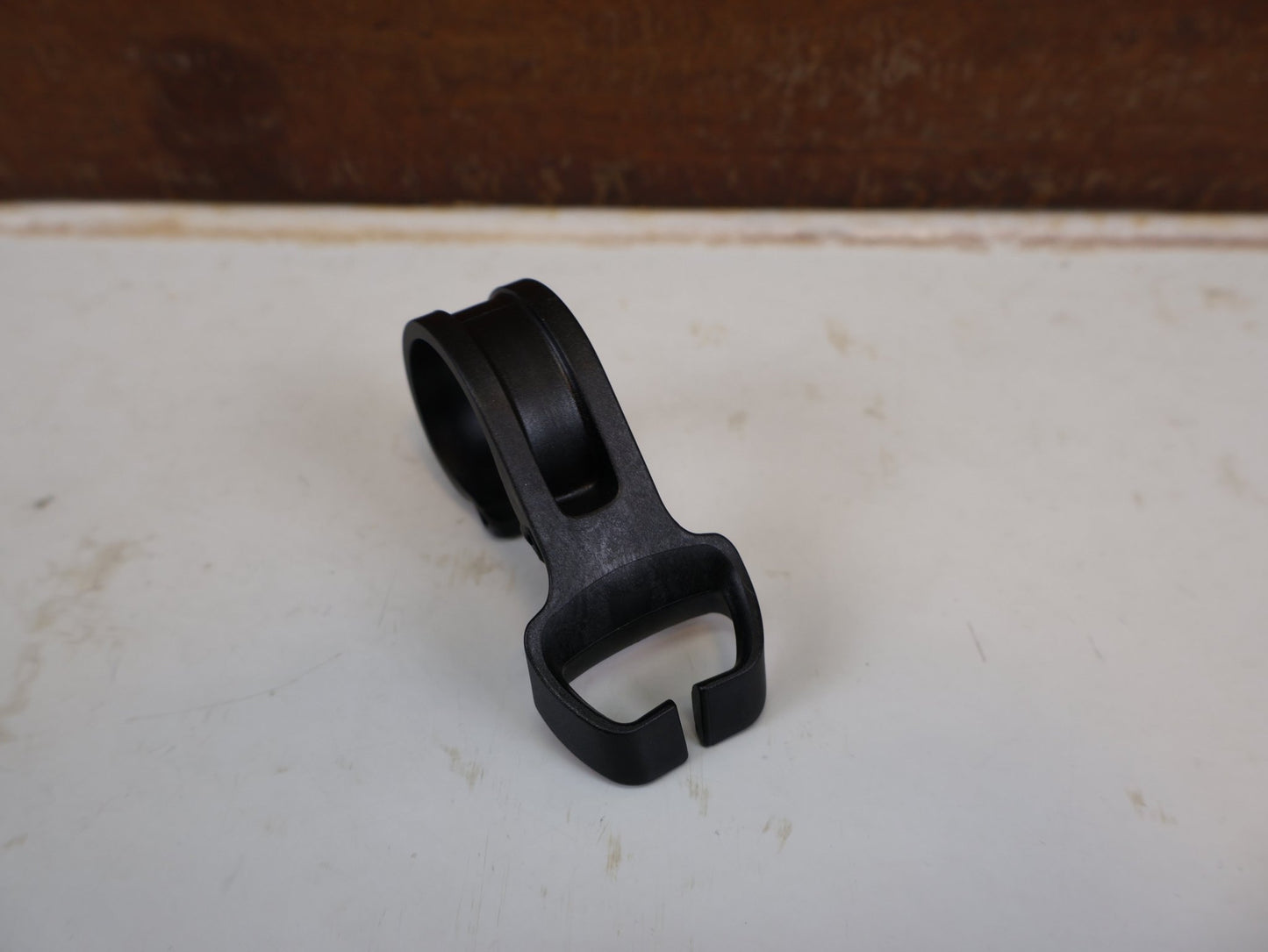 Vorbau von Trek, TREK DOMANE BLENDR CABLE WRANGLER MOUNT SCHWARZ / W582439 vor USEDBIKES-OB.DE Hintergrund