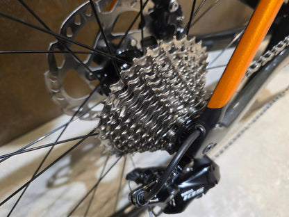 Rennrad von Trek, TREK DOMANE SL 5 / 56CM vor USEDBIKES - OB.DE Hintergrund