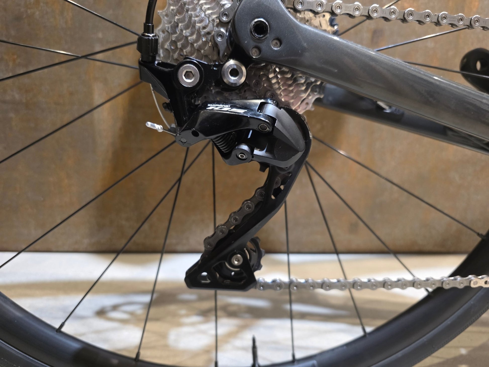 Rennrad von Trek, TREK DOMANE SL 5 / 56CM vor USEDBIKES - OB.DE Hintergrund