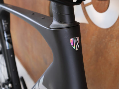 Rennrad von Trek, TREK DOMANE SL 5 GEN 5 MATTE DEEP SMOKE / M vor USEDBIKES-OB.DE Hintergrund