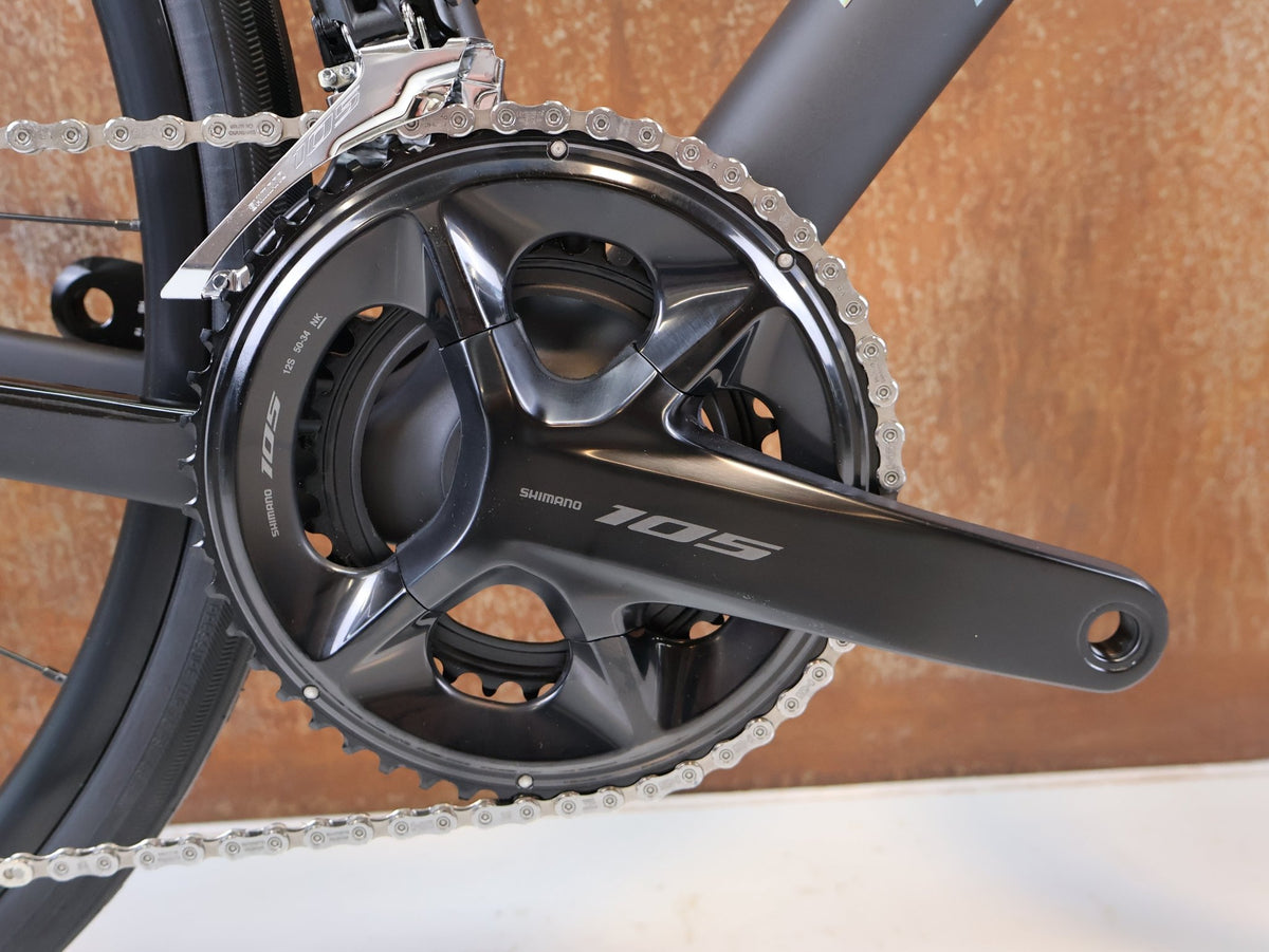 Rennrad von Trek, TREK DOMANE SL 5 GEN 5 MATTE DEEP SMOKE / M vor USEDBIKES-OB.DE Hintergrund