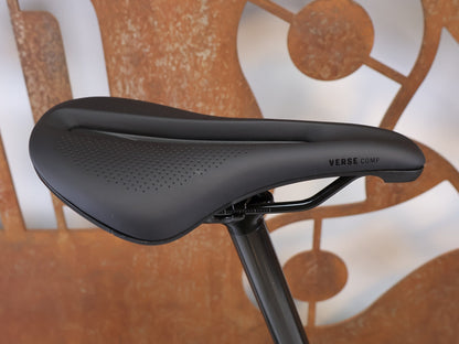 Rennrad von Trek, TREK DOMANE SL 5 GEN 5 MATTE DEEP SMOKE / S vor USEDBIKES-OB.DE Hintergrund