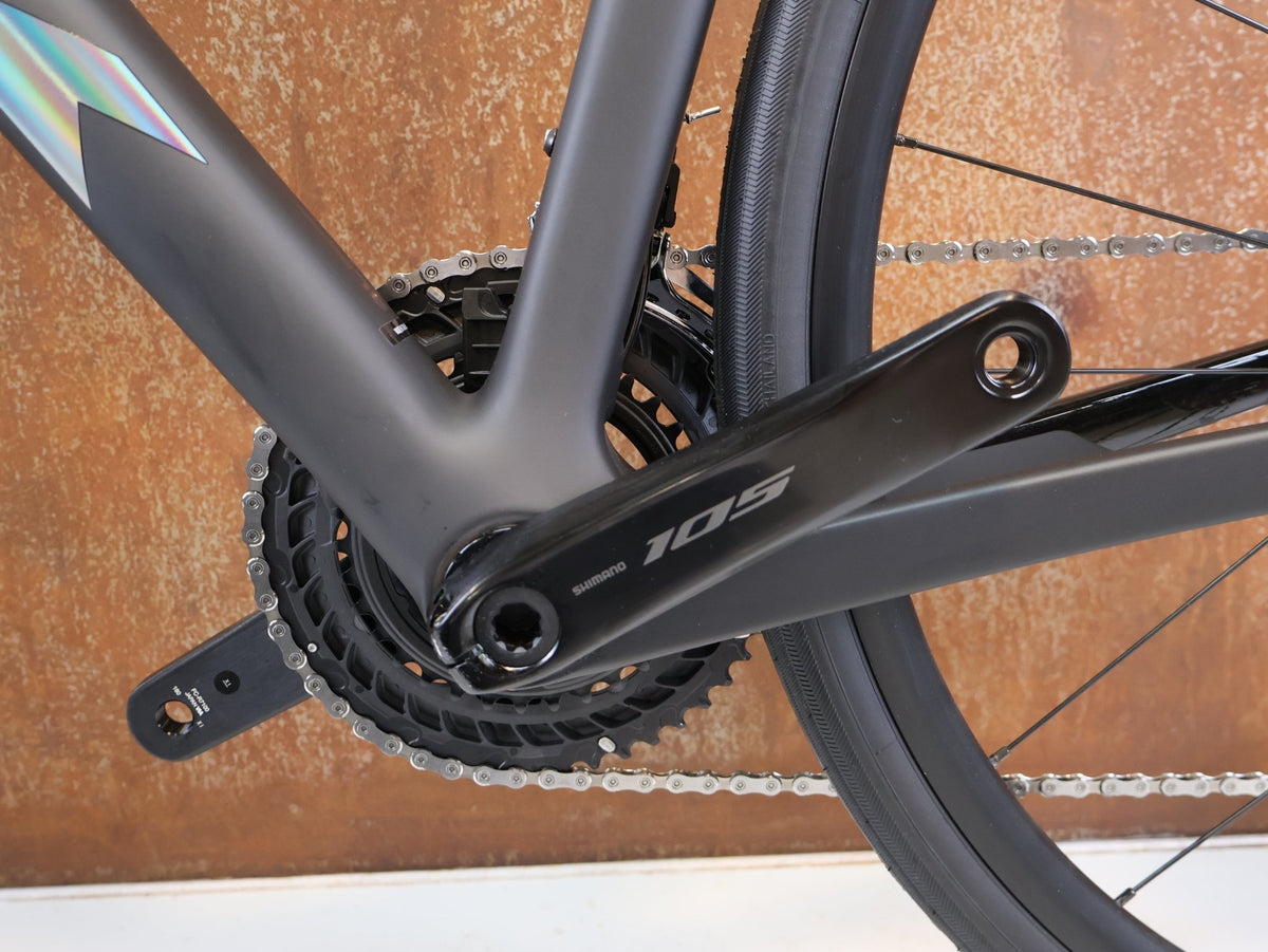 Rennrad von Trek, TREK DOMANE SL 5 GEN 5 MATTE DEEP SMOKE / S vor USEDBIKES-OB.DE Hintergrund