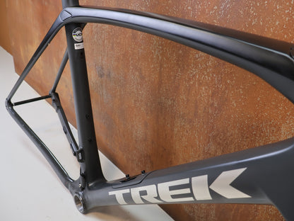 Rennradrahmen von Trek, Trek Domane SL 7 Rahmenset RH 56cm Carbon IsoSpeed / 2020 vor USEDBIKES-OB.DE Hintergrund