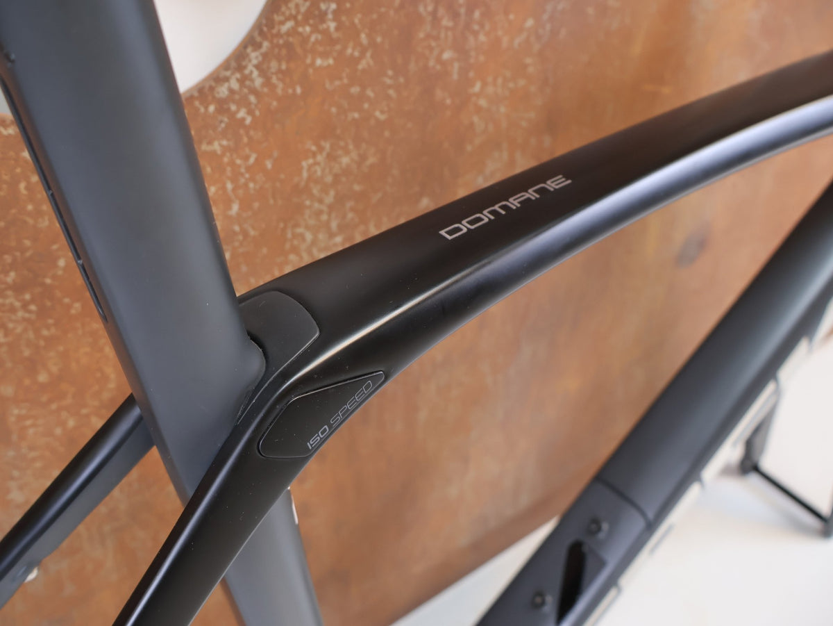 Rennradrahmen von Trek, Trek Domane SL 7 Rahmenset RH 56cm Carbon IsoSpeed / 2020 vor USEDBIKES-OB.DE Hintergrund