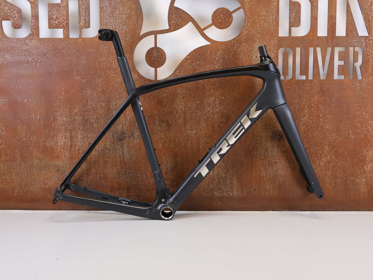 Rennradrahmen von Trek, Trek Domane SL 7 Rahmenset RH 56cm Carbon IsoSpeed / 2020 vor USEDBIKES-OB.DE Hintergrund