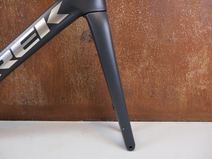 Rennradrahmen von Trek, Trek Domane SL 7 Rahmenset RH 56cm Carbon IsoSpeed / 2020 vor USEDBIKES-OB.DE Hintergrund